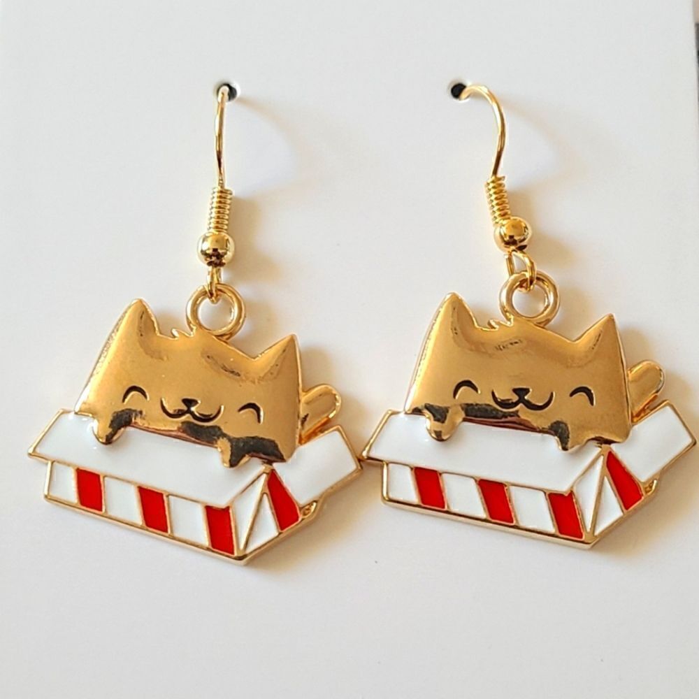New Hand Crafted Gold Cat in Gift Box Cute Dangle Earrings 18k Gold Plated Hooks